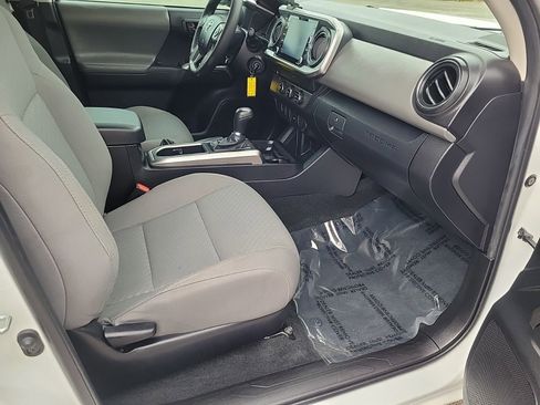 Used 2023 Toyota Tacoma SR image 34