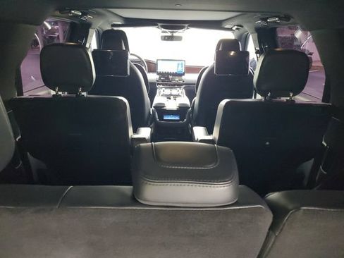 Used 2023 Lincoln Navigator L Reserve AWD/4WD image 32