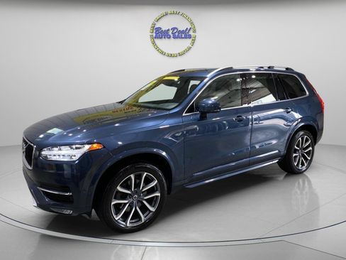 Used 2018 Volvo XC90 T5 Momentum w/ Convenience Package AWD/4WD image 1