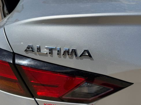 Used 2019 Nissan Altima 2.5 SR FWD image 14