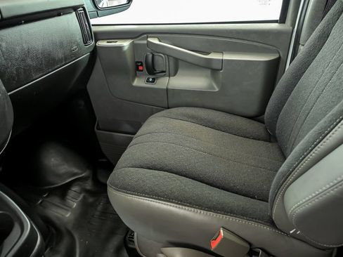Used 2025 GMC Savana 2500 w/ Driver Convenience Package RWD image 21