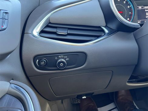 Used 2020 Chevrolet Malibu LT image 26