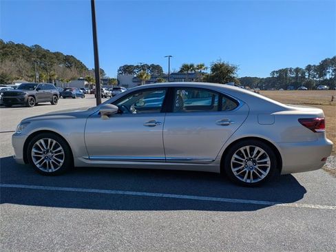 Used 2017 Lexus LS 460 image 4
