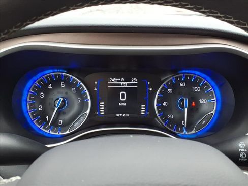 Used 2023 Chrysler Voyager LX image 26