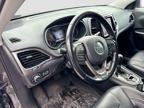 Used 2021 Jeep Cherokee Limited image 9