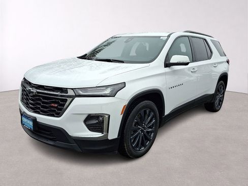 Used 2023 Chevrolet Traverse RS image 3