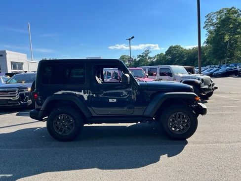 Certified 2025 Jeep Wrangler Sport AWD/4WD image 4