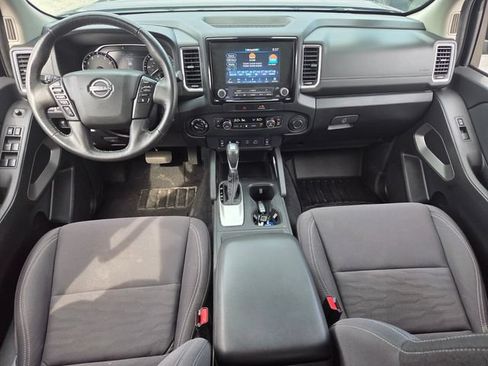 Used 2022 Nissan Frontier SV AWD/4WD image 13