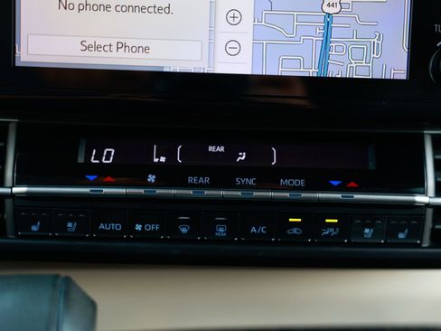 Used 2021 Toyota Sienna Platinum image 42