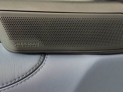 New 2025 Land Rover Range Rover SV image 20