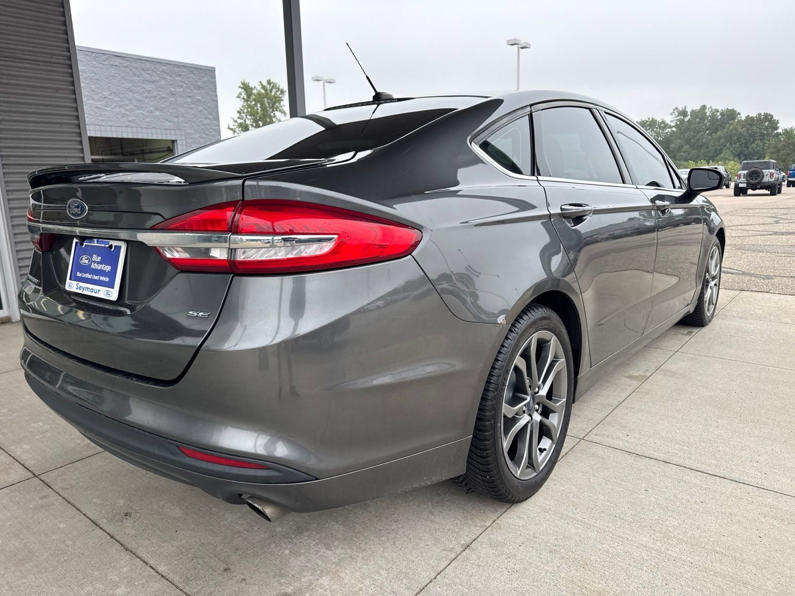 Certified 2017 Ford Fusion SE w/ Equipment Group 201A FWD image 8
