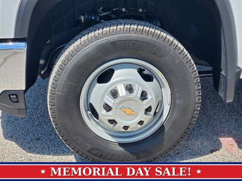 New 2026 Chevrolet Silverado 3500 W/T AWD/4WD image 9