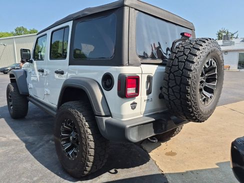 Used 2021 Jeep Wrangler Unlimited Sport AWD/4WD image 3