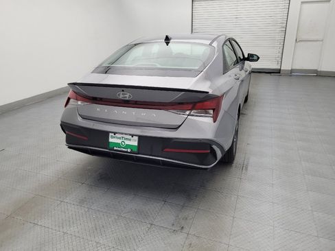 Used 2025 Hyundai Elantra Sport FWD image 7