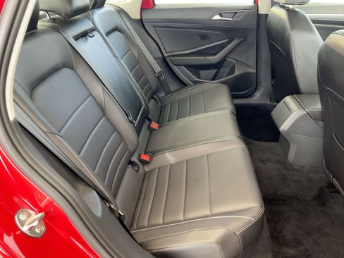 Used 2022 Volkswagen Jetta SE w/ Panoramic Sunroof Package image 32