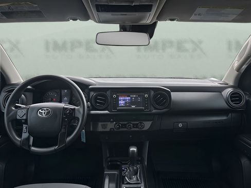 Used 2019 Toyota Tacoma SR image 11