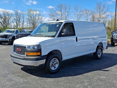 New 2025 GMC Savana 3500 Work Van w/ Driver Convenience Package image 4
