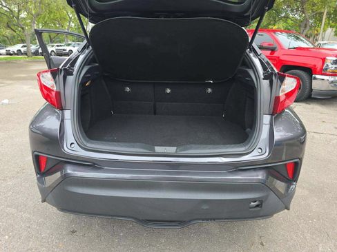 Used 2020 Toyota C-HR LE FWD image 8