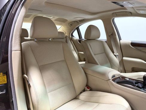 Used 2013 Lexus LS 460 w/ Ultra Luxury Pkg RWD image 19