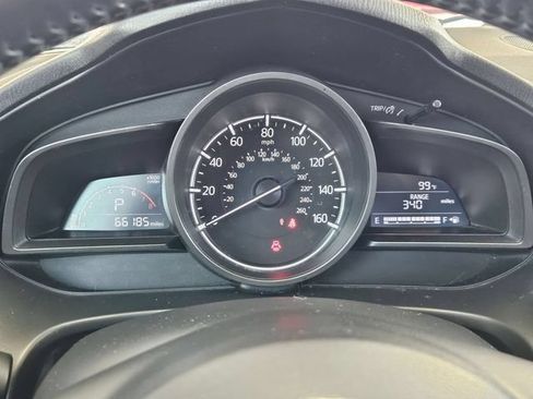 Used 2018 MAZDA MAZDA3 Touring FWD image 8