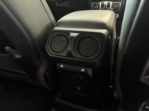 Used 2024 Jeep Wrangler High Altitude AWD/4WD image 37
