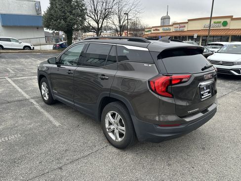 Used 2020 GMC Terrain SLE w/ Driver Convenience Package image 5