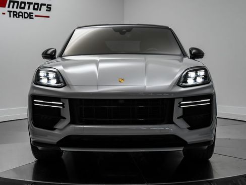 Used 2024 Porsche Cayenne Turbo GT AWD/4WD image 5