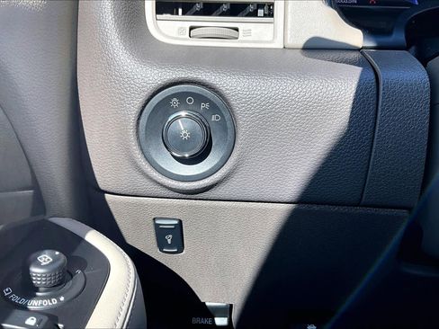 Used 2017 Lincoln Navigator Select image 34