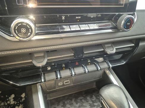 Used 2023 Chevrolet Colorado LT image 52