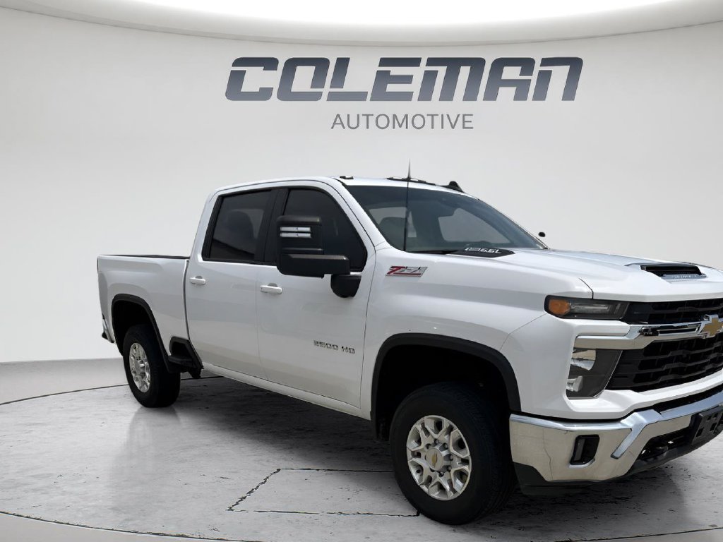 Used 2024 Chevrolet Silverado 2500 LT AWD/4WD image 7