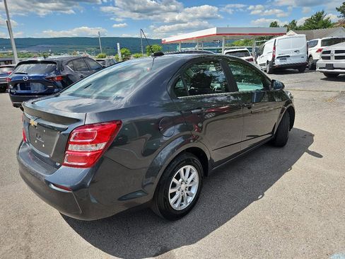 Used 2017 Chevrolet Sonic LT FWD image 3
