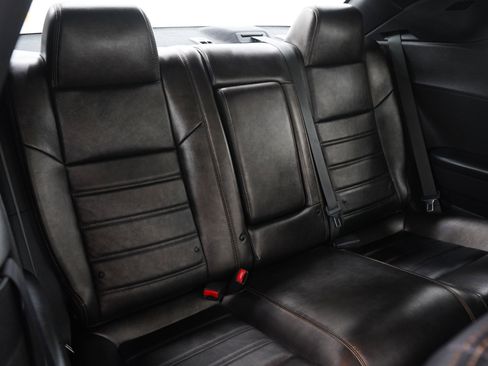 Used 2014 Dodge Challenger R/T RWD image 12