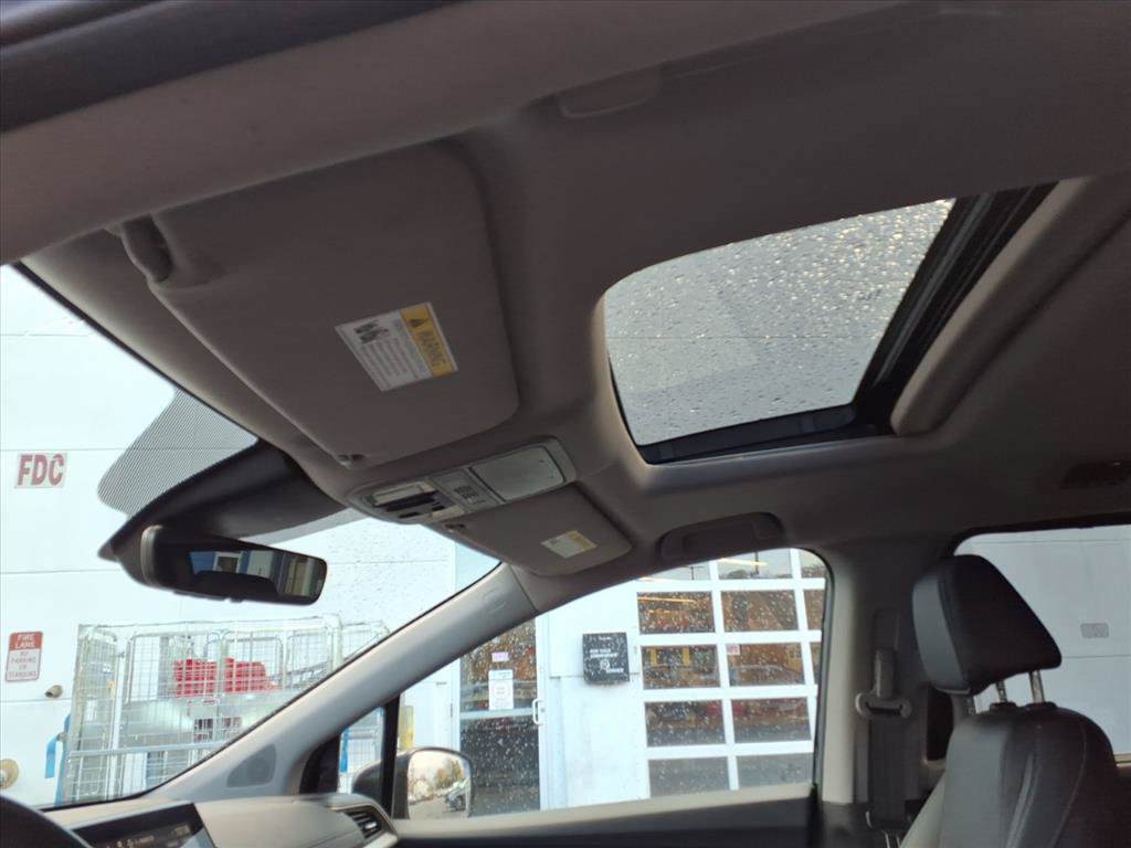 Used 2024 Honda Odyssey EX-L image 11