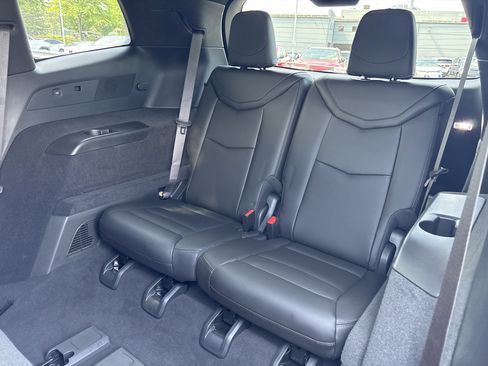 Used 2024 Cadillac XT6 Luxury w/ LPO, Floor Liner Package image 30