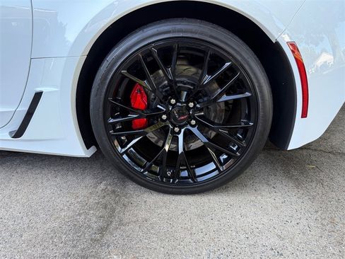 Used 2016 Chevrolet Corvette Z06 w/ 3LZ Preferred Equipment Group image 29