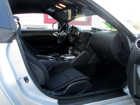 Used 2012 Nissan 370Z Coupe image 12