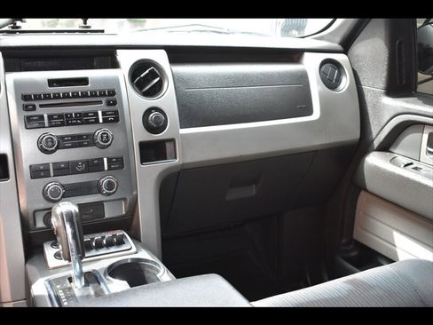 Used 2011 Ford F150 Raptor image 25