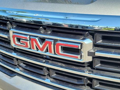 Used 2026 GMC Acadia Elevation image 31