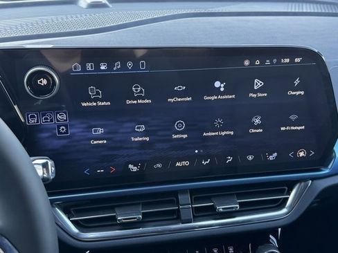 New 2026 Chevrolet Equinox EV LT image 3