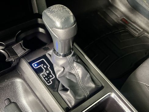 Used 2016 Toyota Tacoma TRD Sport w/ Premium & Technology Package image 25