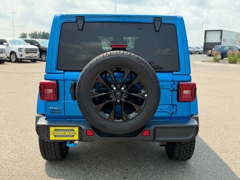 Used 2024 Jeep Wrangler Unlimited Sahara AWD/4WD image 7