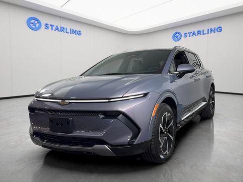 Used 2025 Chevrolet Equinox EV LT image 16