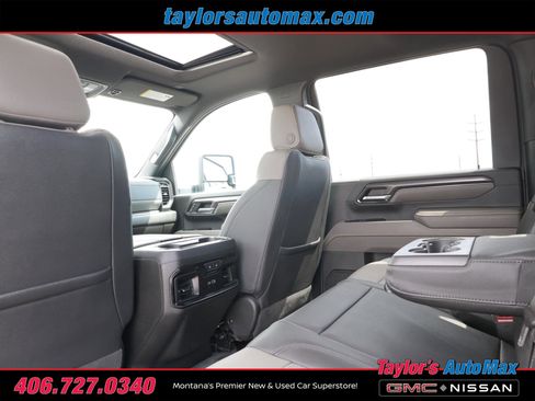 Used 2024 Chevrolet Silverado 2500 ZR2 w/ Technology Package AWD/4WD image 40