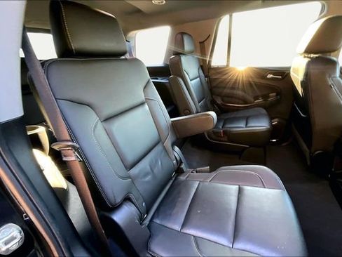 Used 2020 GMC Yukon SLT w/ Premium Edition image 17