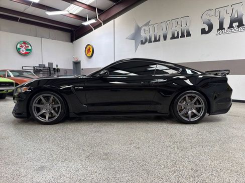 Used 2017 Ford Mustang Shelby GT350 w/ Electronics Package RWD image 3