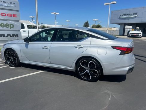 Used 2025 Nissan Altima 2.5 SR FWD image 25