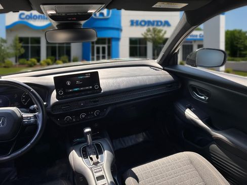 Used 2025 Honda HR-V Sport image 32