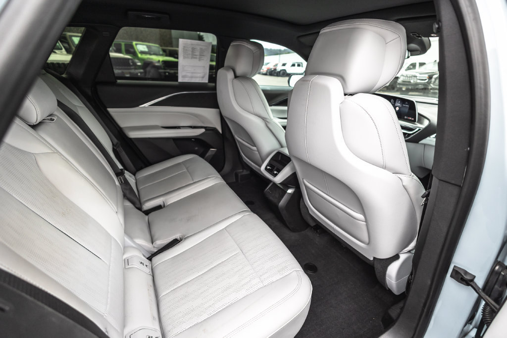Used 2024 Cadillac Lyriq Sport RWD image 28