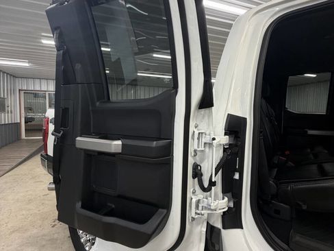 Used 2020 Ford F350 Lariat w/ Chrome Package image 40