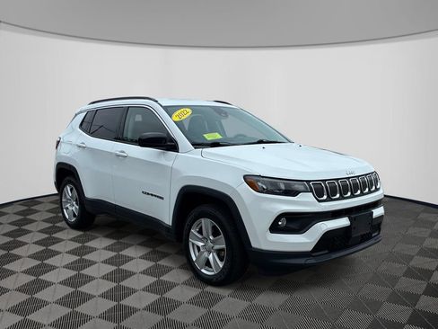 Certified 2022 Jeep Compass Latitude w/ Convenience Group AWD/4WD image 3